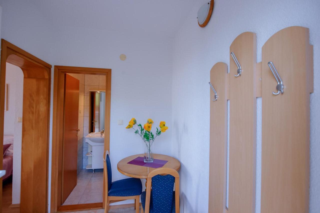 Pension Maric Rooms Brist Eksteriør billede